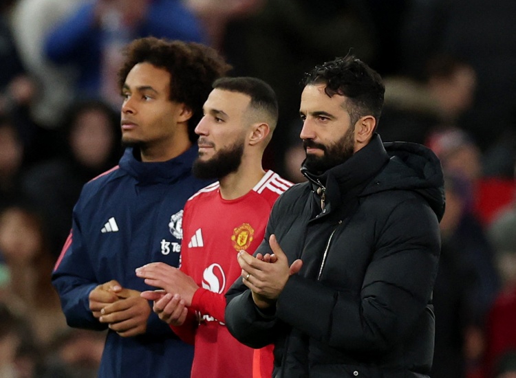 manbetx万博官网-小吧译言家|阿莫林专访：想在曼联干满20年 按照标准干就完事了