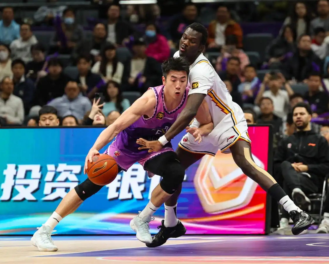 万博体育-2战轰28+22!山西大外援成功验货,下一个拯救球队之人是萨姆纳?