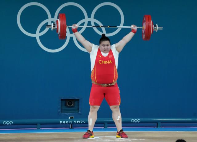 中国举重队6人拿下5金 女子优势明显男子暴露危机