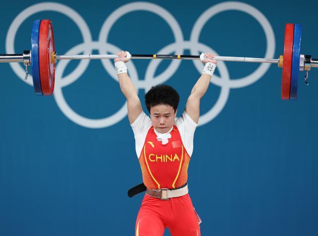 中国举重队6人拿下5金 女子优势明显男子暴露危机