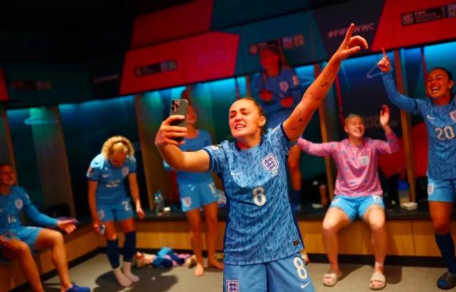 1706274954771096879.jpg 万博体育-【专栏】王勤伯:球队团建,不仅是唱首歌