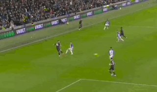 1672532589952057680.gif 厄德高传射连续3场最佳!高效枪手4球只需32%控球