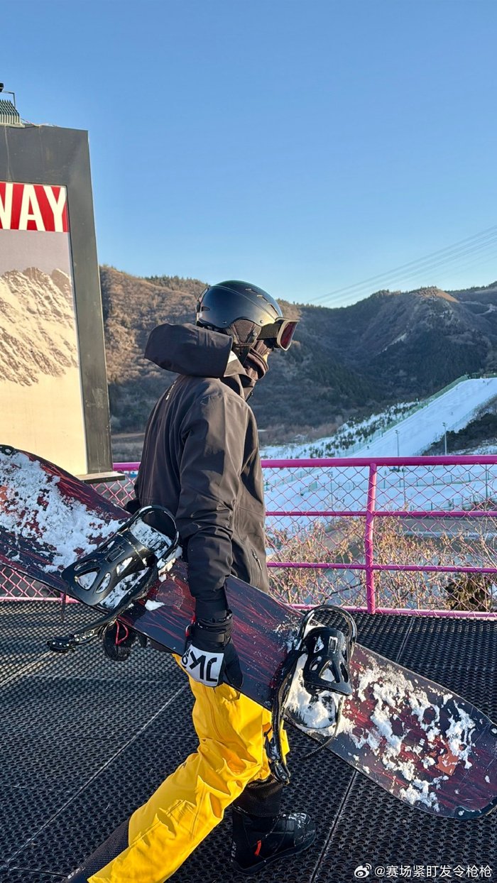 庞瀚辰分享单板滑雪新技能，充实度过2026年首月|_新浪体育_新浪新闻